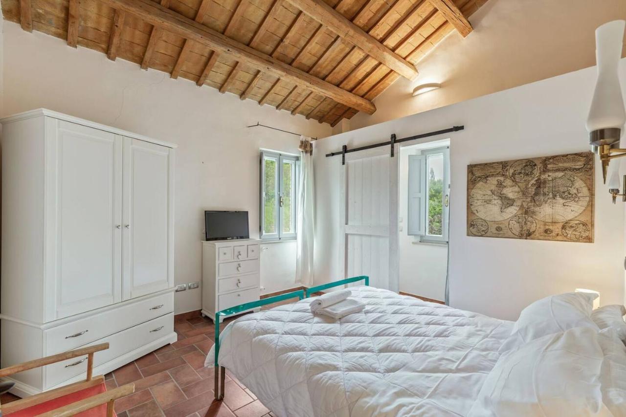 Grande Villa Storica Per Vacanze Con Giardino Privato E Piscina Ostra Eksteriør billede